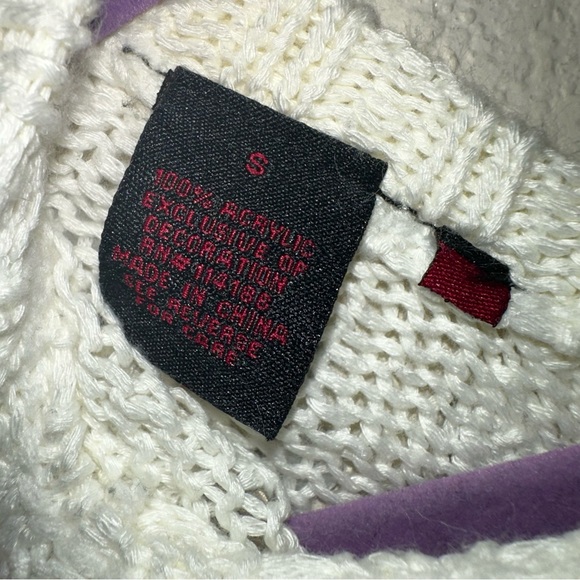 Studded Asymmetrical Short Sleeve Knitted Sweater with Open Back - Picture 4 of 4